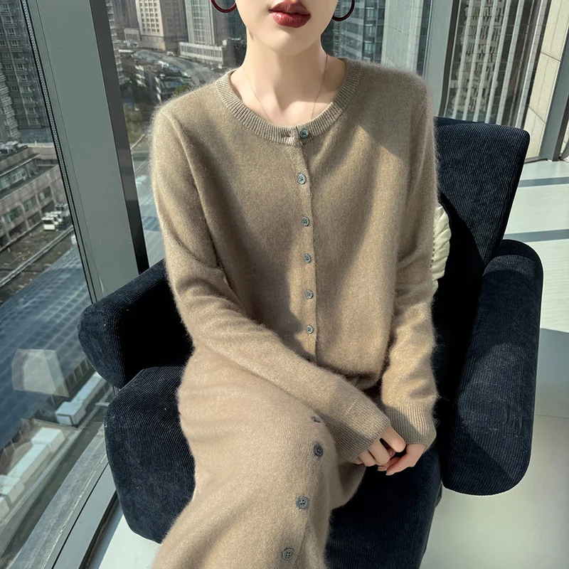 Nieuwe 2025 herfst en winter dames gebreide 100% pure nertsen kasjmier O-hals vest trui jurk slim fit veelzijdige lange trui