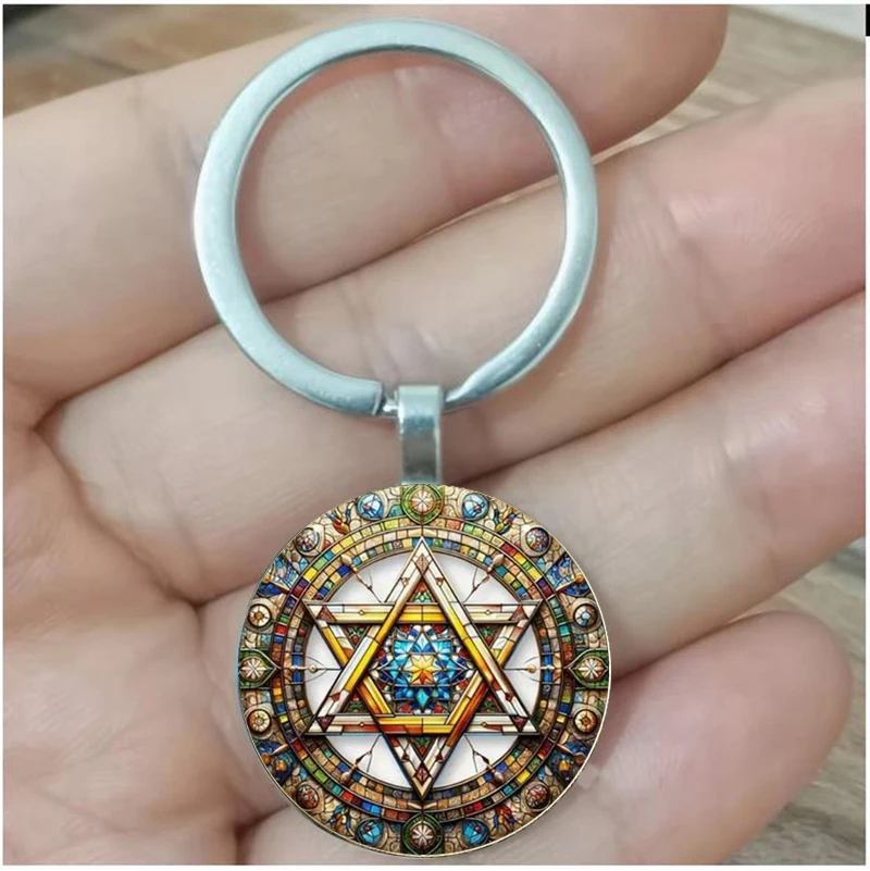 

Брелок из цинкового сплава с пирамидой