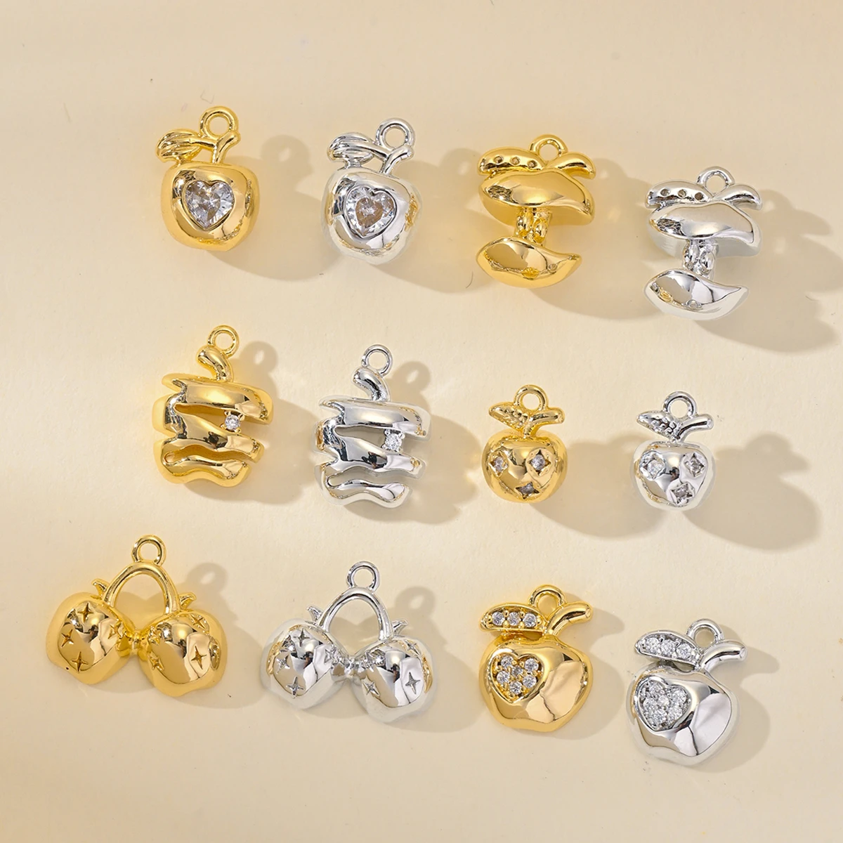 

Factory wholesale Gold Color Brass and Zircon Heart Charms Pendants Necklace and Bracelet Earring Diy Jewelry Accessories