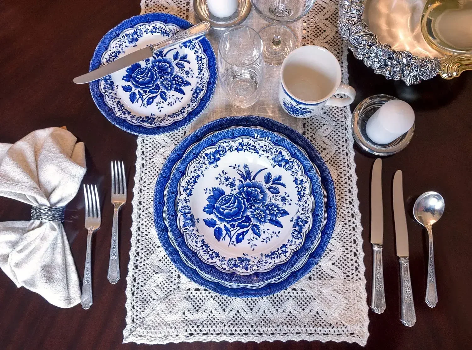 TUDOR ROYAL 24-Piece Porcelain Round Dinnerware Set, Service for 6, VICTORIA BLUE Design, Blue Floral, Plates Bowls Mugs Dishes,