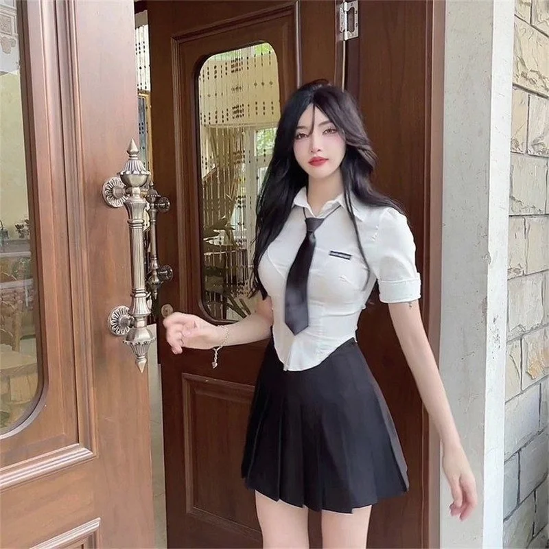 

Женские комплекты Плиссированная юбка с высокой талией Тонкий короткий рукав с галстуком Рубашка в консервативном стиле Новая горячая сексуальная женская мода Универсальный корейский стиль