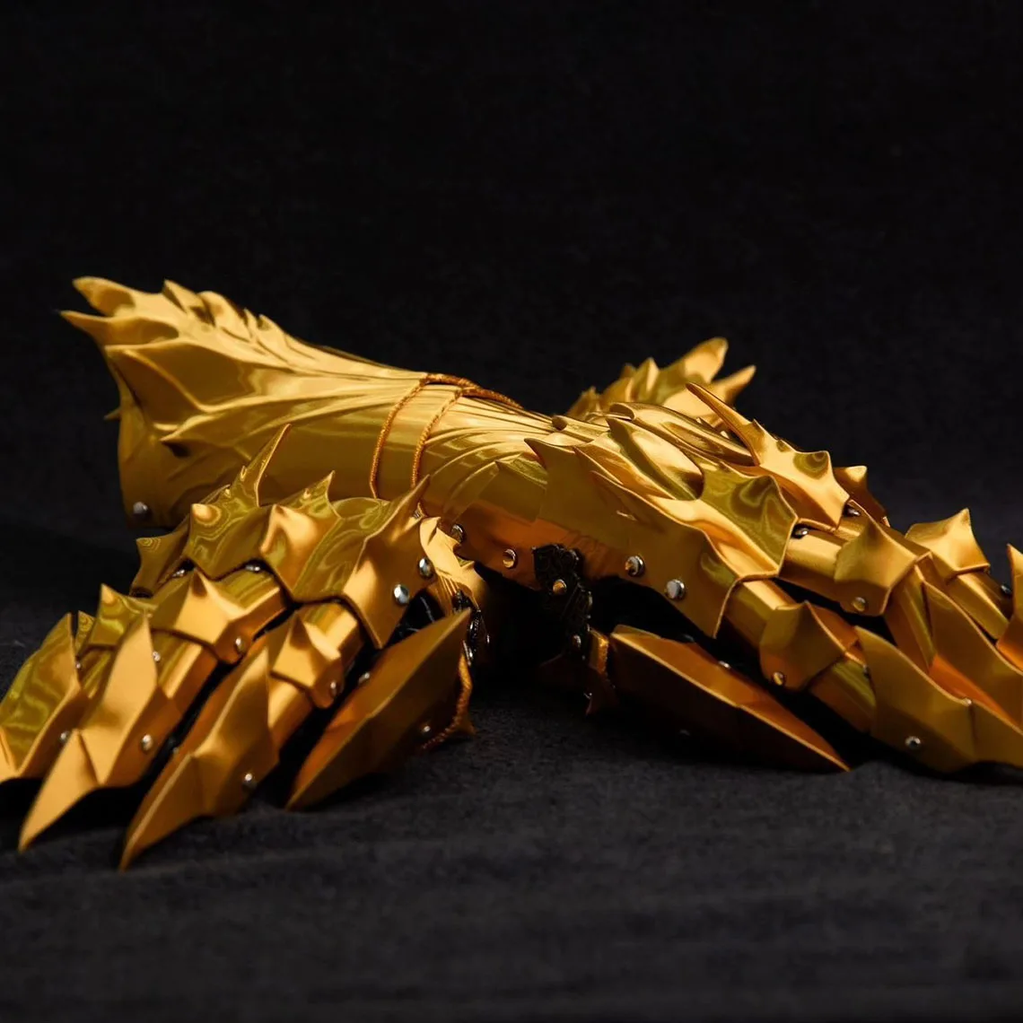Gloves 3D Printed Silk PLA Material,A Pair Of Cosplay Prop Gloves Can Be Customized Dragon-Shaped Gloves Props Boys Gifte