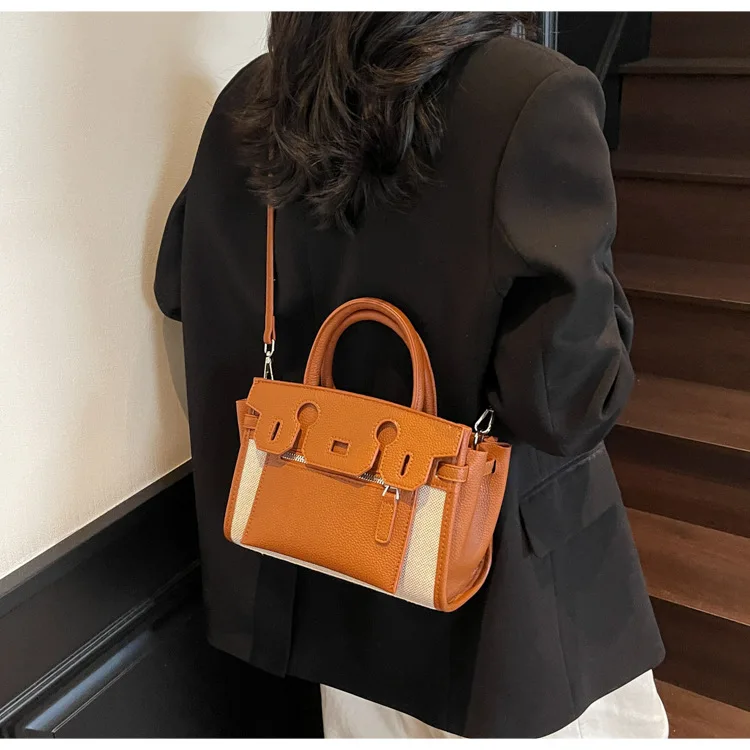 2025 Новая женская сумка-тоут в стиле ретро в стиле пэчворк - ручная сумка через плечо с цветными блоками, просторная сумка на плечо, модная сумка для повседневного использования