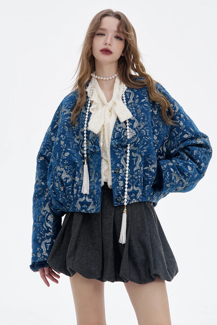 ELFSACK Women's Retro Gothic Winter Coat, Loose V-Neck Short Plush Coat with Blue Silver Embroidery Vintage Patterns