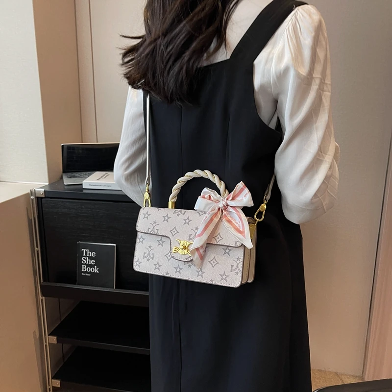 

Diaper Bag Classic Vintage Designer Handbag Luxury Leather Crossbody Purse For Women Elegant Textured Satchel