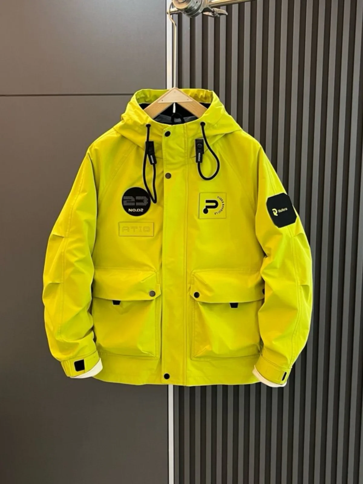 Casual American Sle Jaet da uomo con etichetta con cappuccio Abbigliamento da lavoro Faionable Primavera Autunno Capispalla Tessuto in poliestere antivento