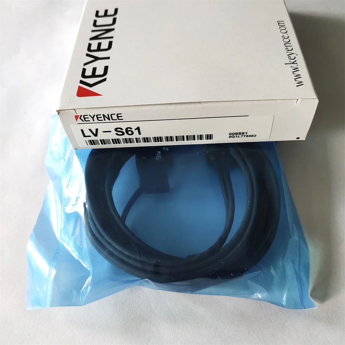 LV-S61 أو LV-S62 مستشعر ليزر KEYENCE الأصلي الجديد