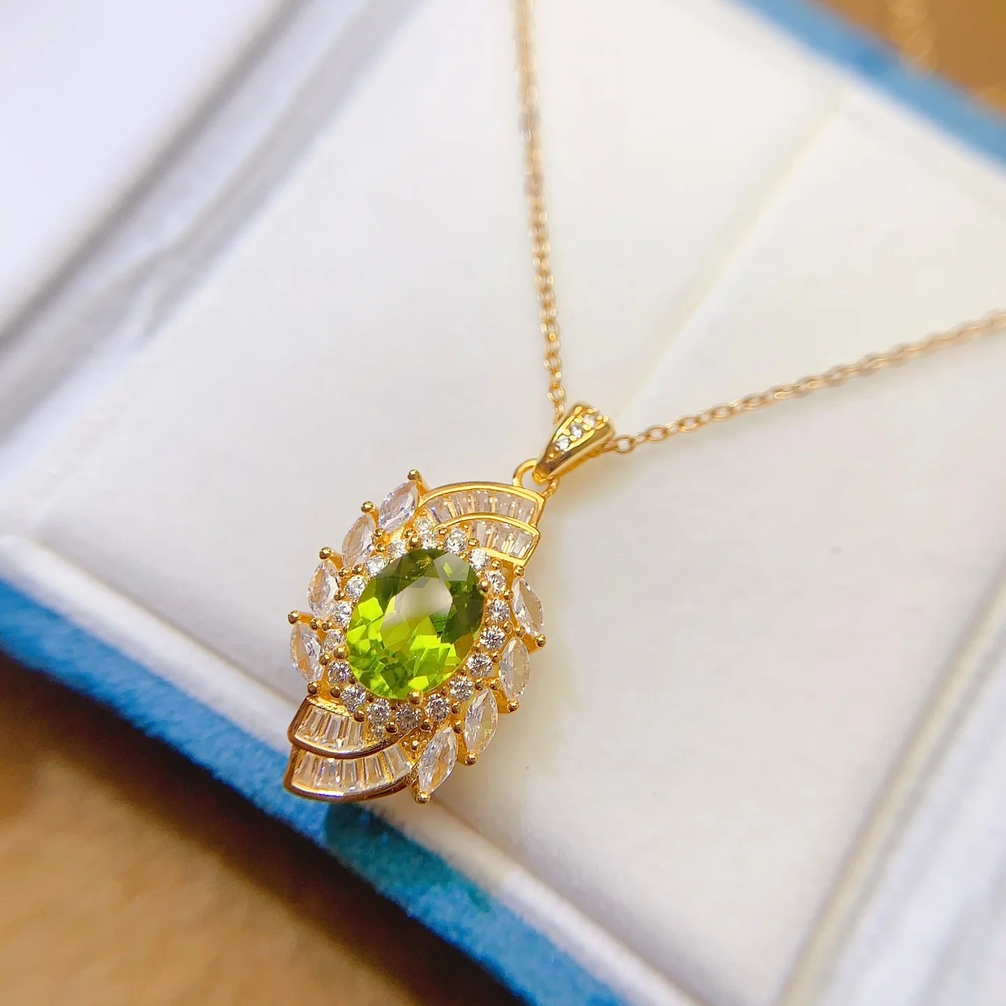 جديد 925 الفضة 7x9 مللي متر peridots قلادة طوق سلسلة عالية المستوى سهلة مطابقة ضوء الموضة الفاخرة النساء