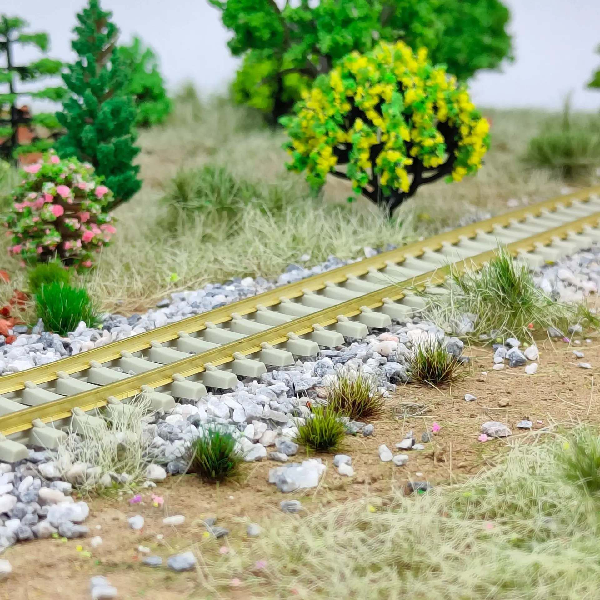 120 pçs mini kits de modelo de grama 8mm planta grama para diy trem ferroviário/construção areia mesa cena materiais diorama acessórios