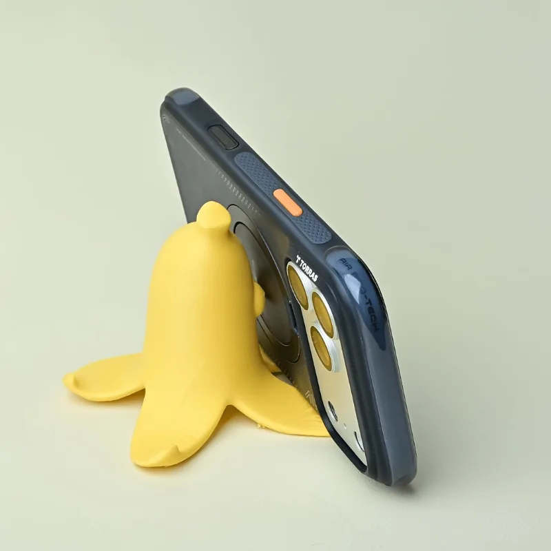

One 3D-printed banana-shaped phone holder, a fun and lovely desktop decoration with a cheerful smiling face