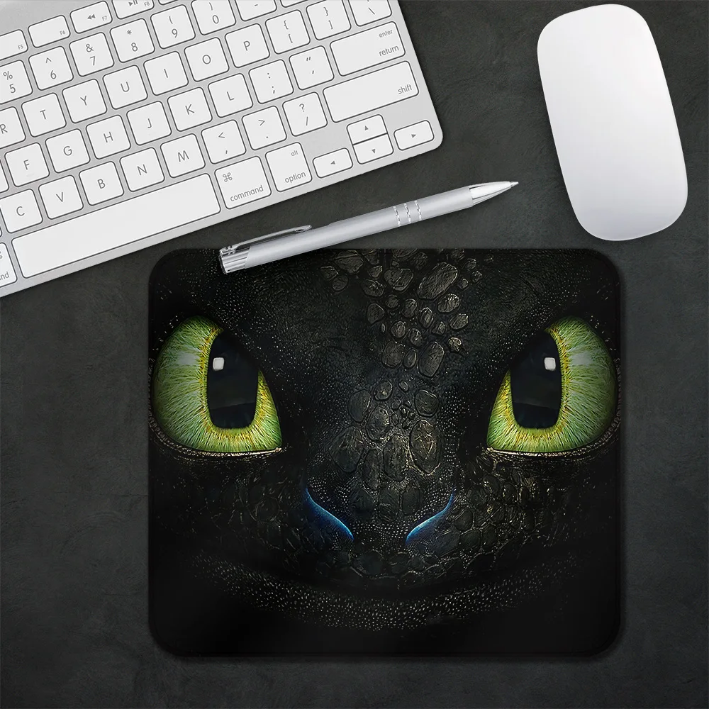 Anime Train Your Dragon Gaming Mouse Pad XS Small Mousepad For PC Gamer Desktop Decoration Office Mouse Mat Deskmat Rug