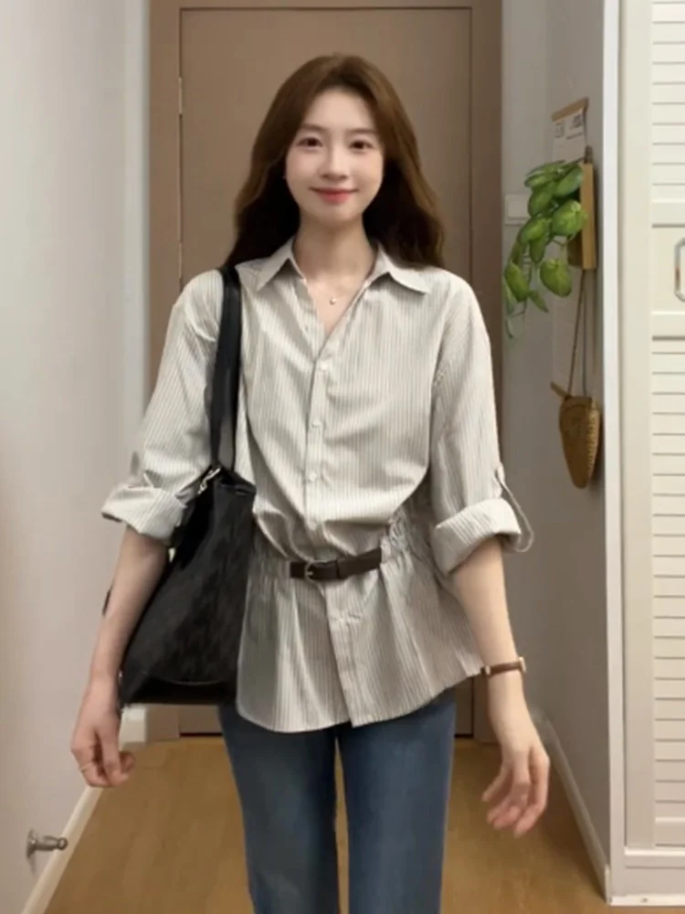 

Женская рубашка в полоску свободного кроя с V-образным вырезом, поясом на талии, в корейском стиле, с длинным рукавом, на пуговицах, средней длины, для повседневной носки