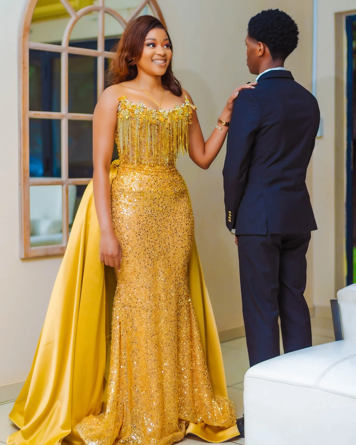 ゴールドマーメイド 2025 プロムドレス ストラップレス クリスタル タッセル 取り外し可能なトレーン イブニング フォーマル パーティー 誕生日ドレス ZJ2634