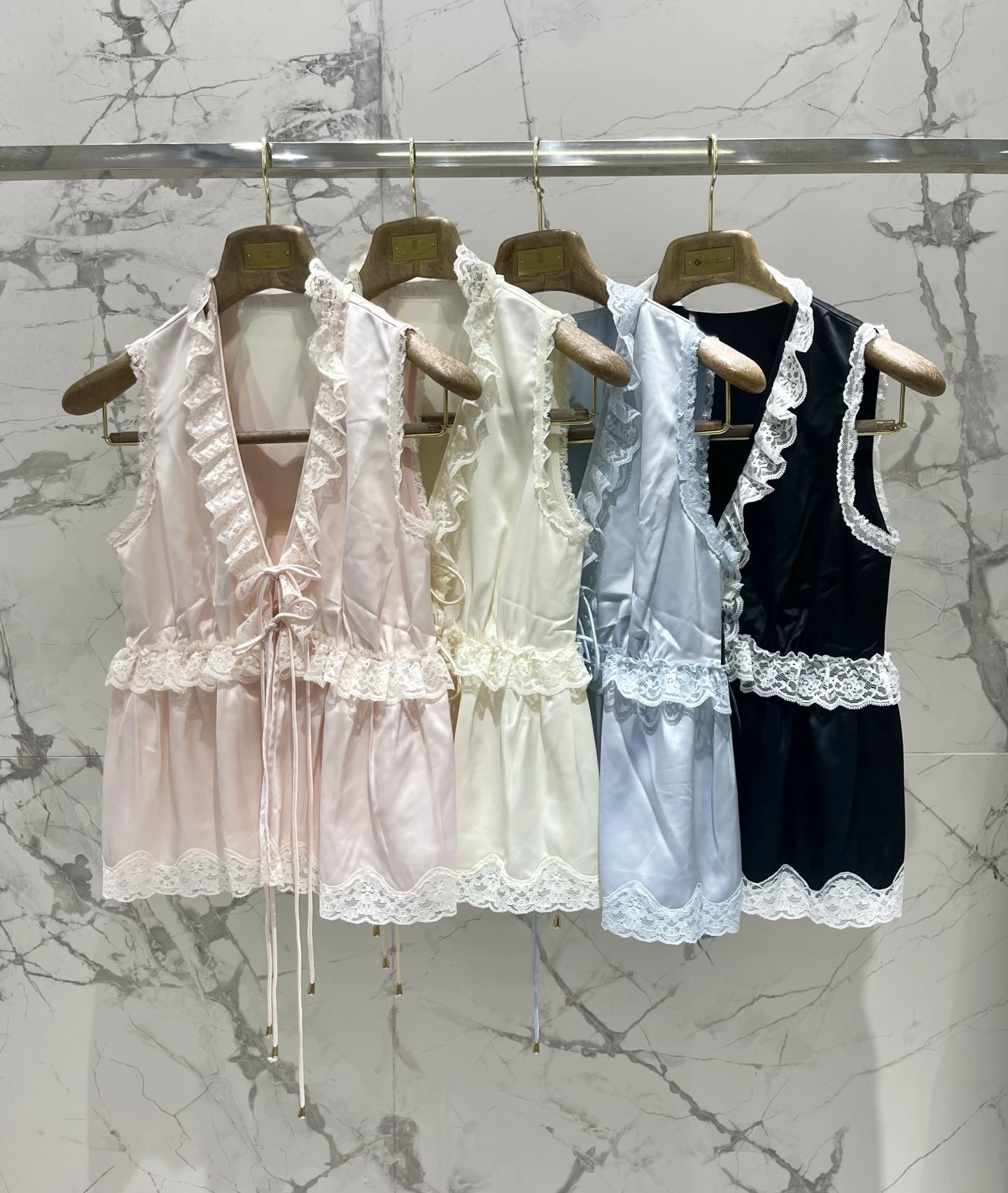 Slimming V-Neck Acetate Vest Top Fashionable Versatile Lightweight Tied Lace Detail High Quality Polyester Fiber Women's Vest