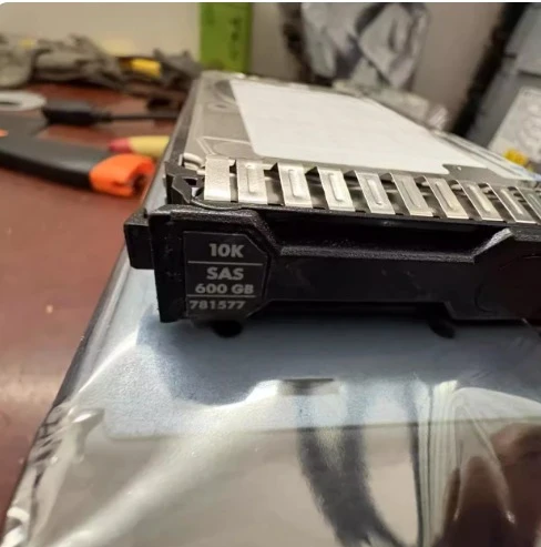 

Для жесткого диска HP 781516-B21 600 ГБ 10K 2,5 SAS EG0600JEHMA 781577