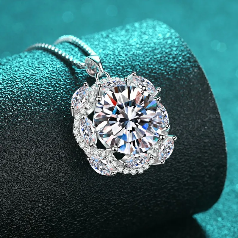 HAIMAITONG Sapphires Pt950 البلاتين قلادة مويسانيتي قلادة للنساء، نمط فاخر، أنيق ورشيق