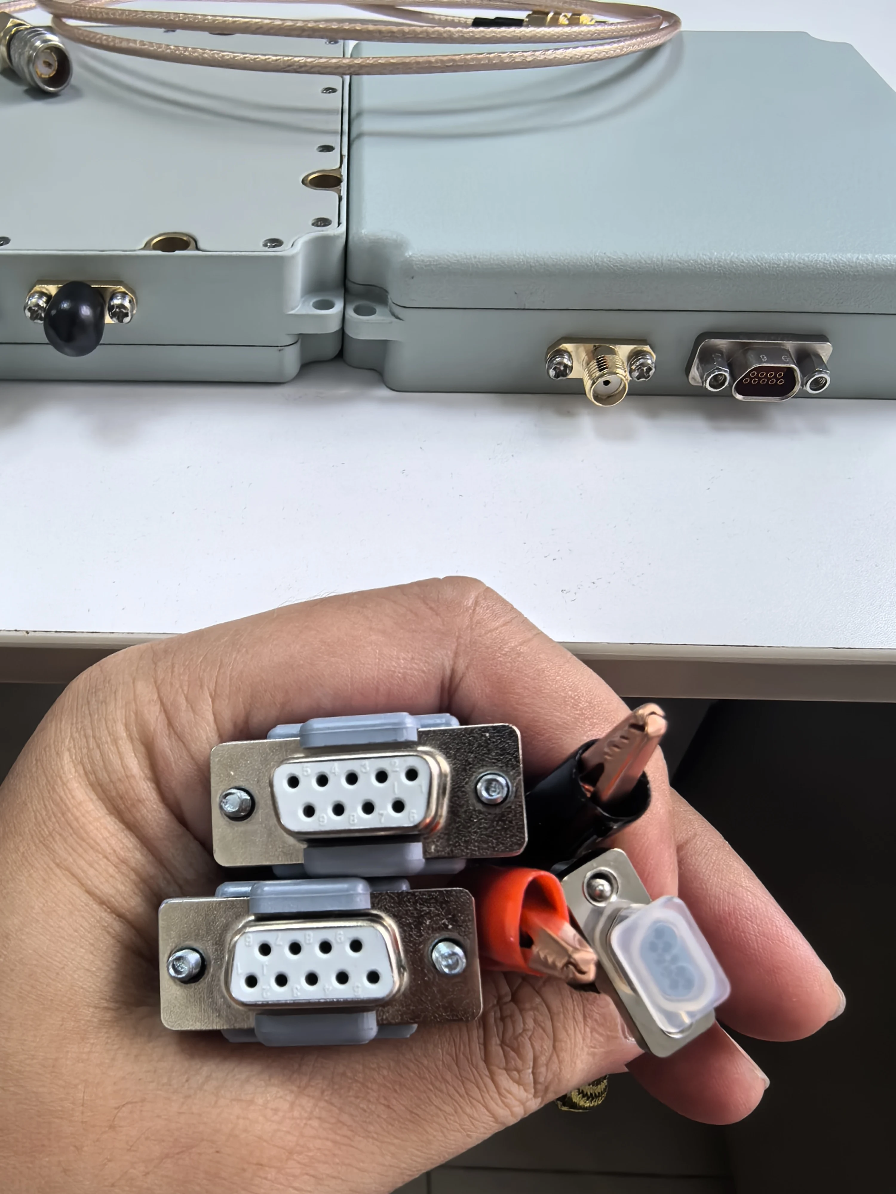 Anti-antenna 4 channel BDS_B1/GPS_L1/GAL_E1 + 1 channel GLONASS_G1 10m precision SMA connection 280g
