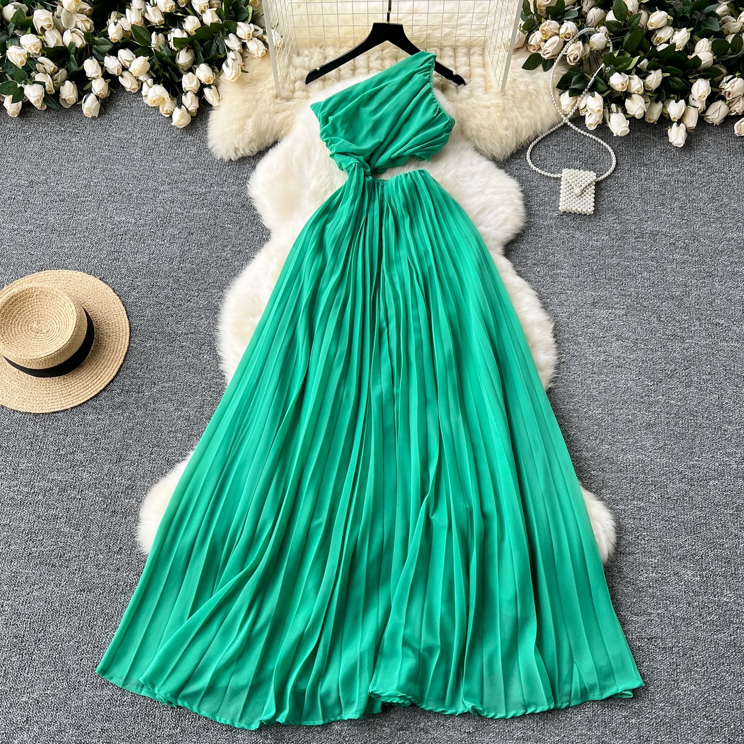 裸の肩とジッパー付きのセクシーな非対称プリーツドレス,ノースリーブ,グリーンのmediドレス,カットアウト,qd612