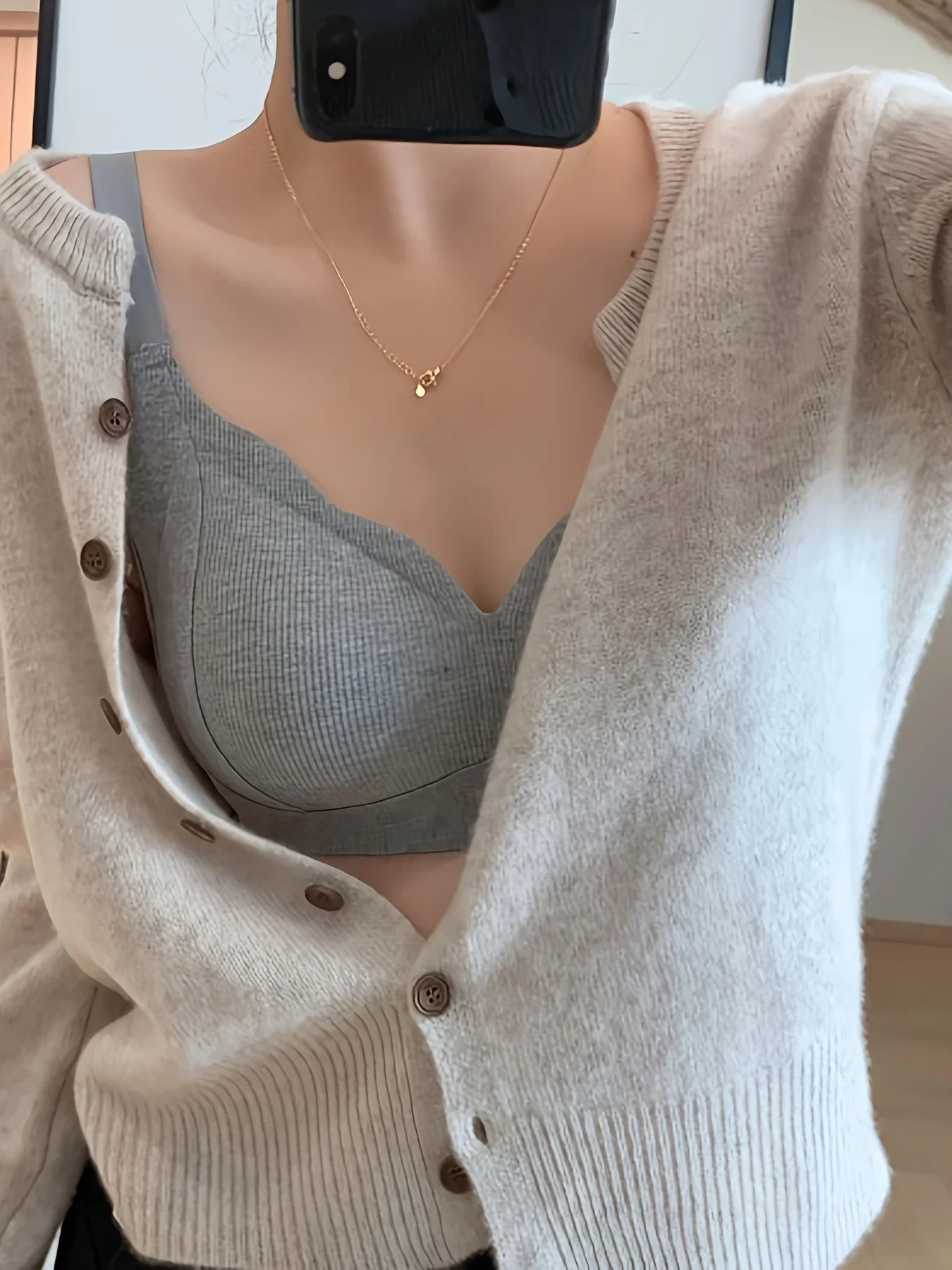 Sexy bh van gebreide stof in effen kleur, plooien met volledige cup, niet-verwijderbare vulling, uitgesneden details, warm en huidvriendelijk materiaal