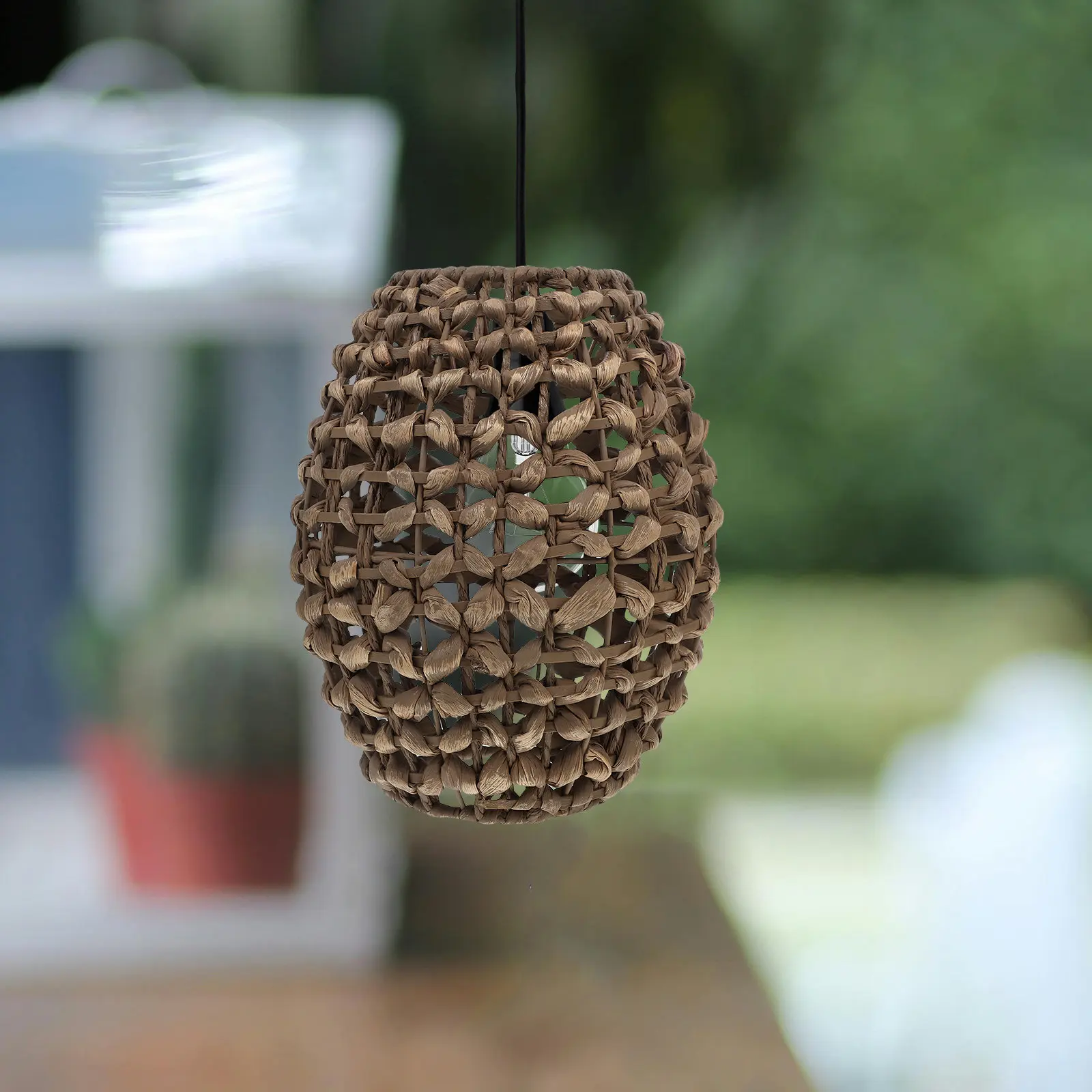 Woven Lamp Shade Decorative Rustic Lampshade Replacement for Hanging Pendant Light Farmhouse Restaurant Hotel Use Fits E27 Bulb