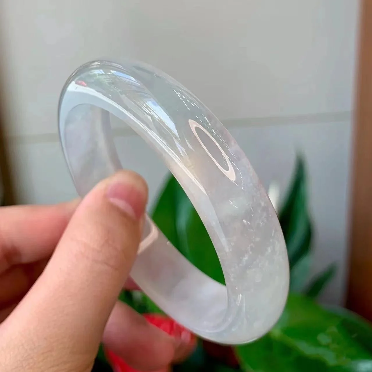 

Браслет из бирманского жадеита ледяного типа из белого лунного света с сертифицированным воздухом, браслет из настоящего прозрачного ледяного жадеита.