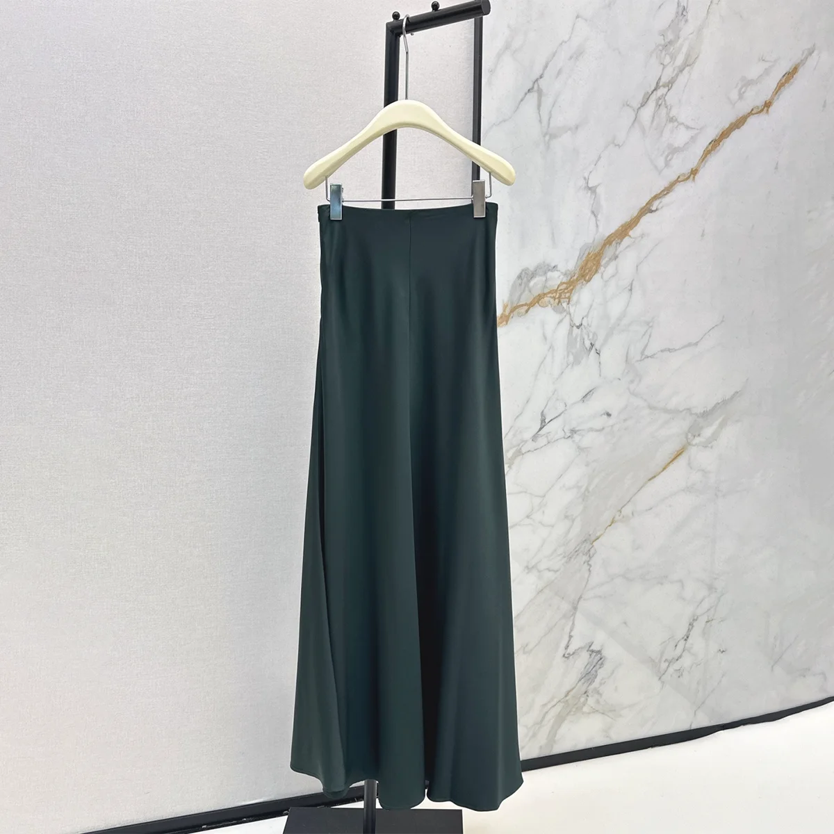 2026 High quality women's high-end matte satin fish tail half length skirt--hb730