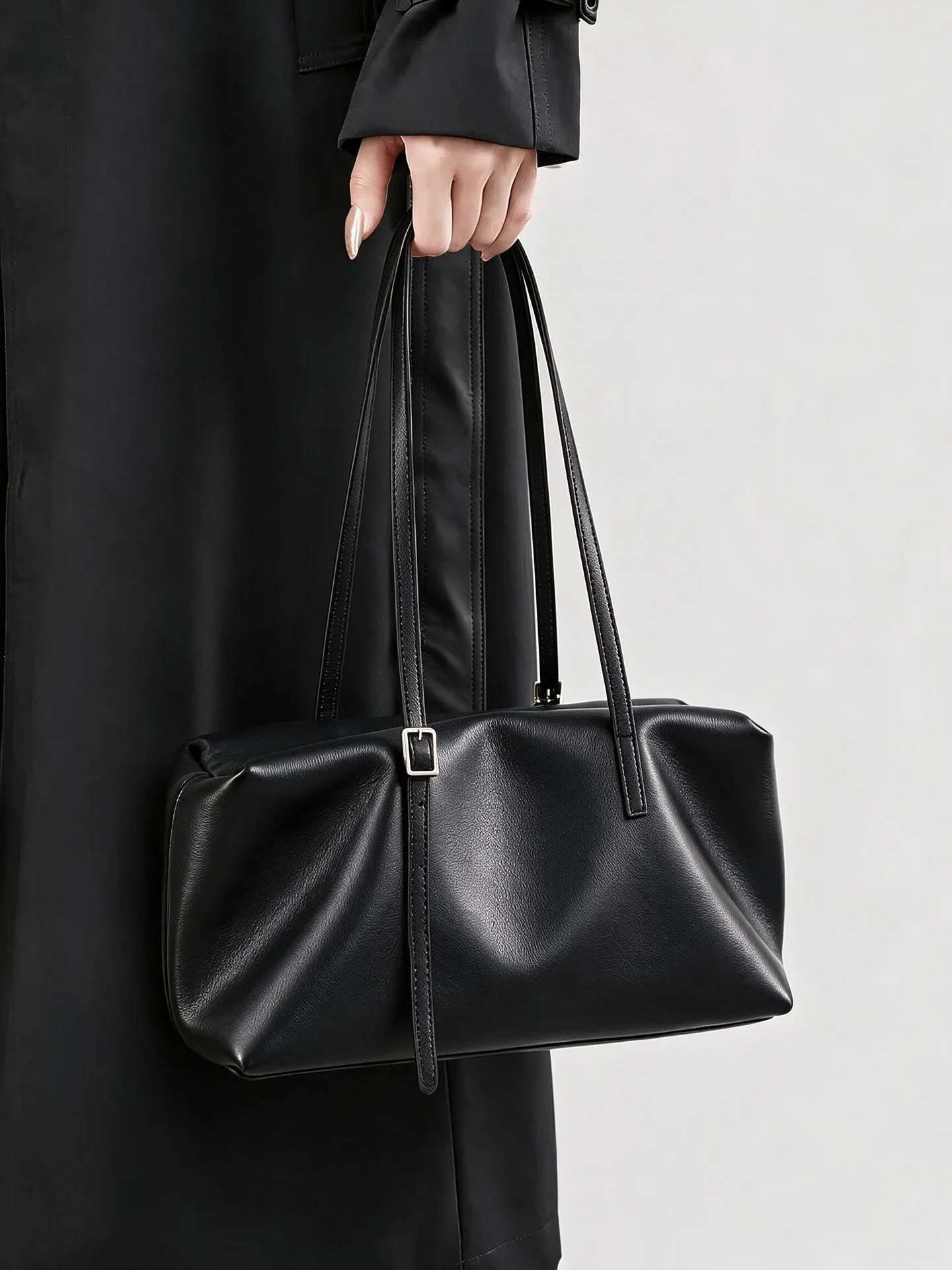 Versatile Commuting Leather Bag Large Capacity Minimalist Trendy Layer Cowhide Single Shoulder Pillow Bag for Men And Women