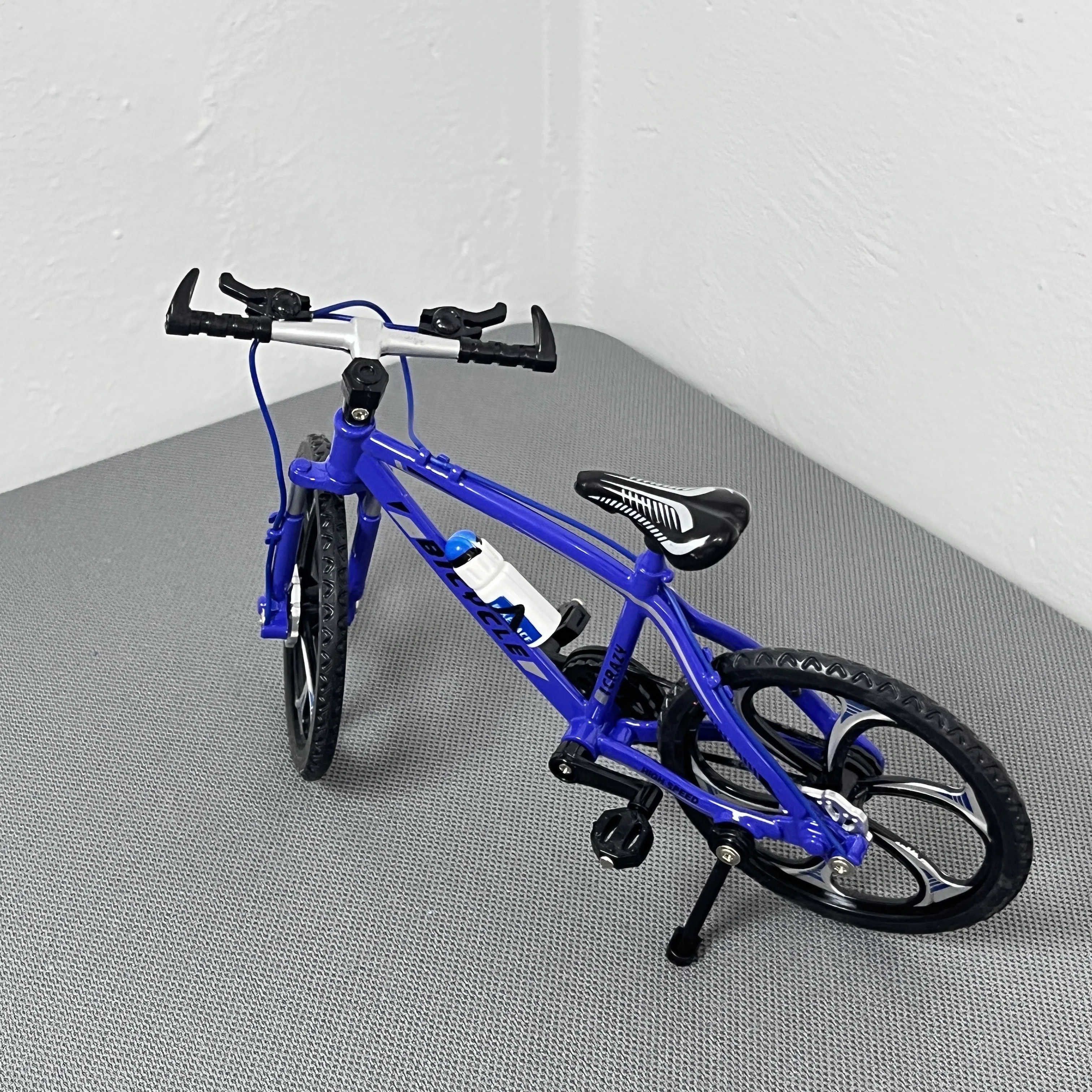 1:8 Mini Model Alloy Bicycle Blue Diecast Decoration Metal Finger Bmx Mountain Mini Bike Simulation Toys Boy