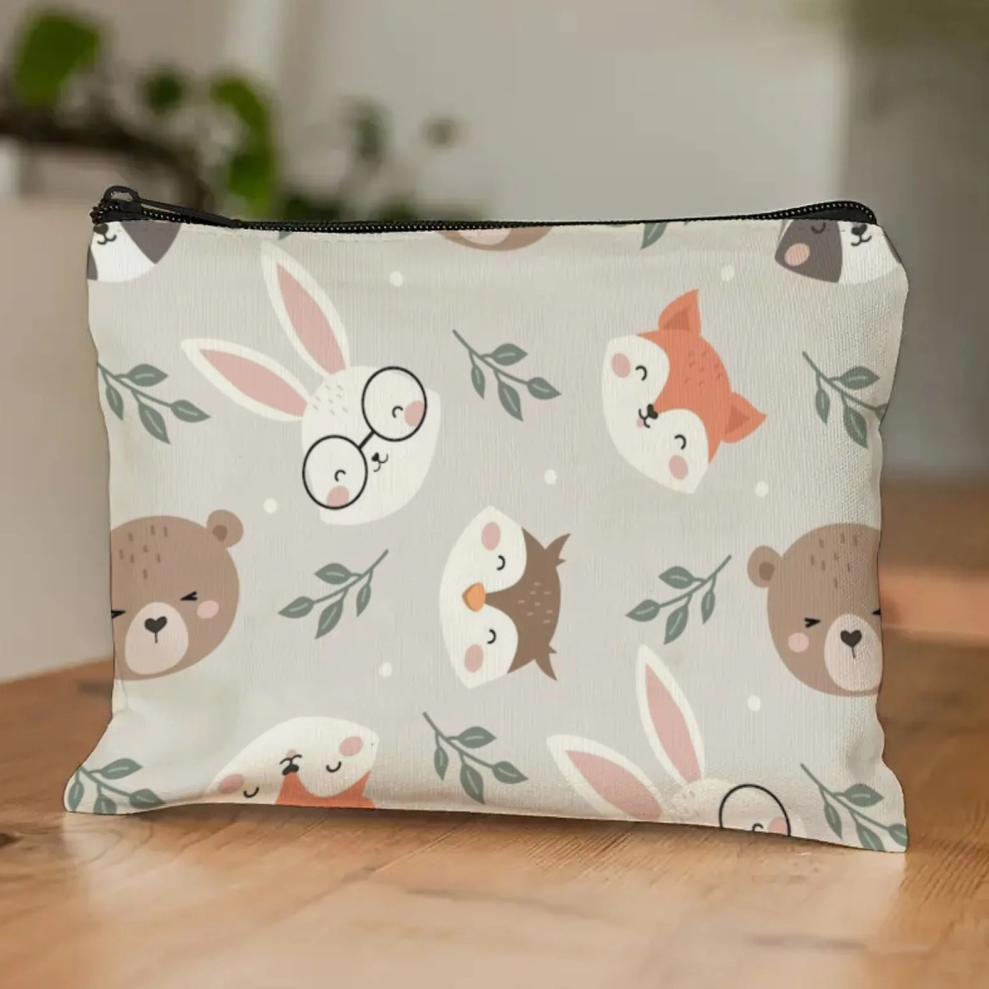 

Косметичка с принтом игривых лесных животных — прочный органайзер на молнии для путешествий, ежедневного хранения макияжа с кроликом, лисой, медведем и совой