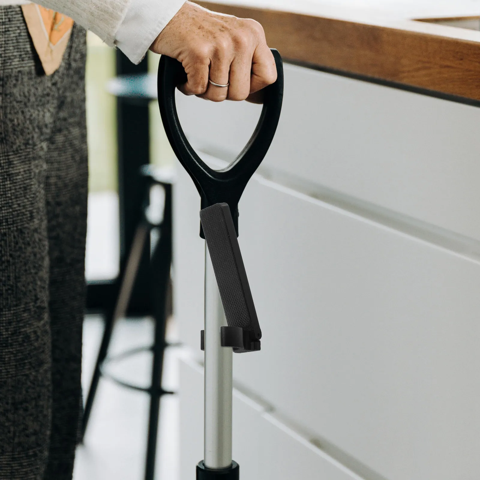 Walking Cane Holder Clip Plastic 2.5cm Diameter Portable Stable Walking Stick Desk Table Edge Cane Retention Clip Senior
