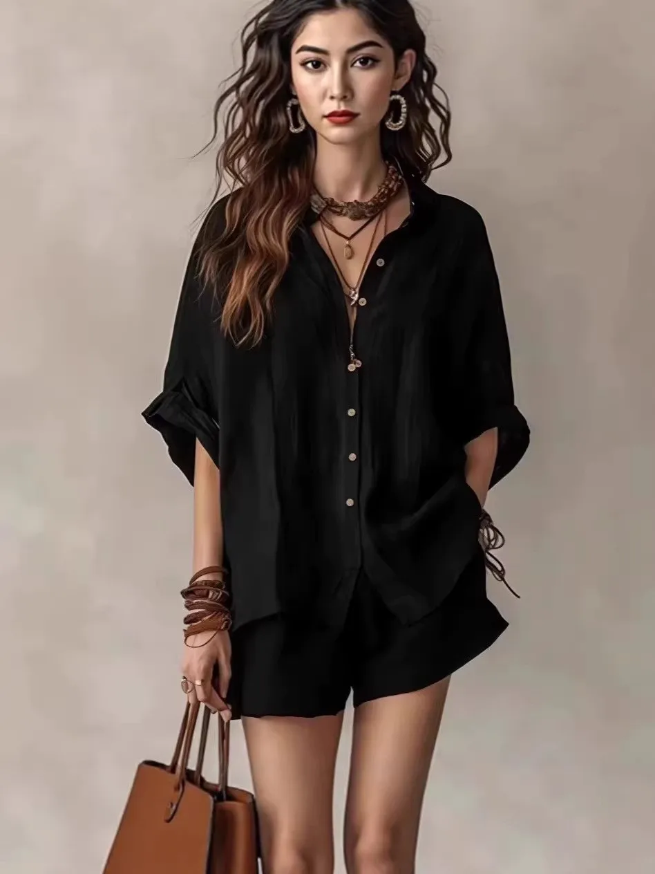 

Летний весенний женский комплект: однотонная свободная рубашка на пуговицах и шорты-капри с рукавом 3/4, из полиэстера, комфортный крой