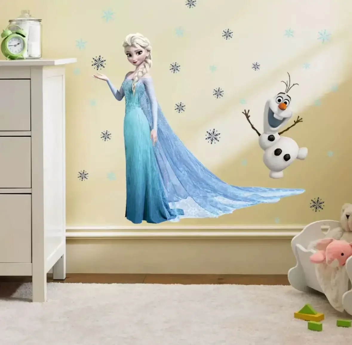 

Wallpaper cartoon sticker decorative wall art for children room and self-adhesive Elsa princess wall stickers Decorate the room