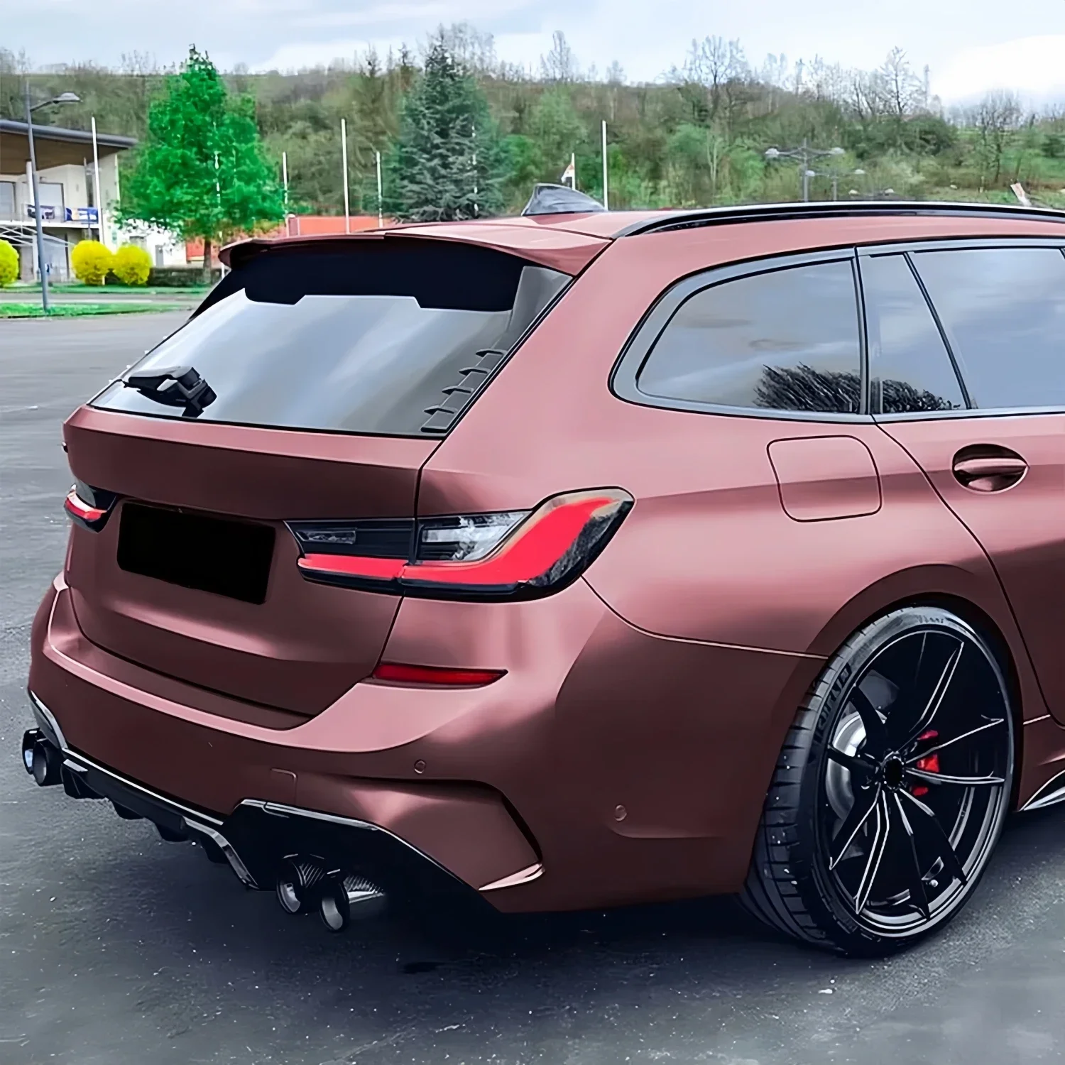 أجنحة سبويلر خلفية على طراز ماكستون لسيارات BMW G21 320d 330i 330d 330e M340i M340d Touring 2019-2024 أطقم هيكل سبويلر للنافذة الجانبية