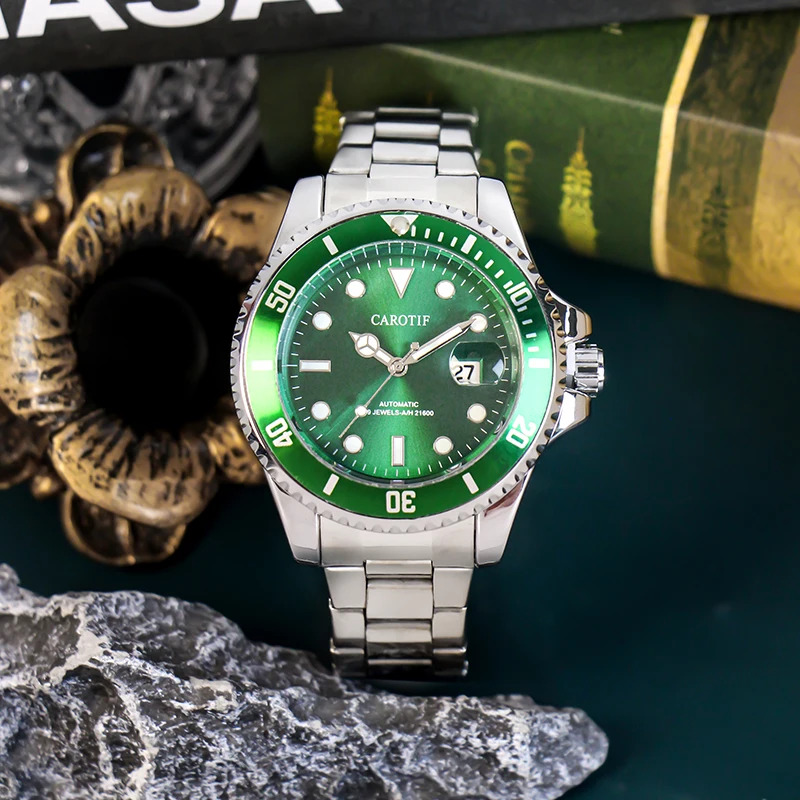 

A men's silver-green steel strap fashionable minimalist calendar pointer quartz watch.