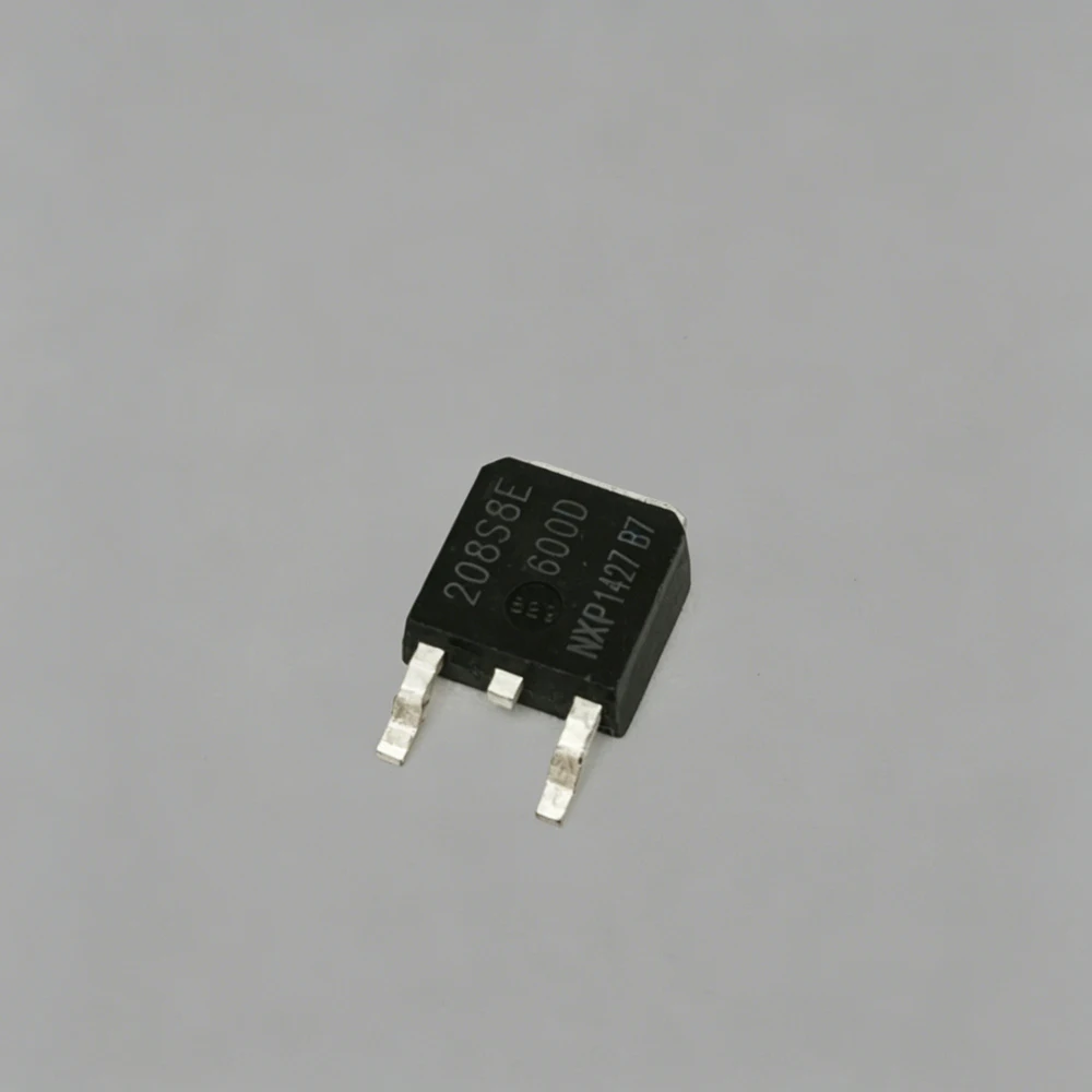 10PCS/lot BTA208S-800E BT136S-600E BT137S-600E TO252