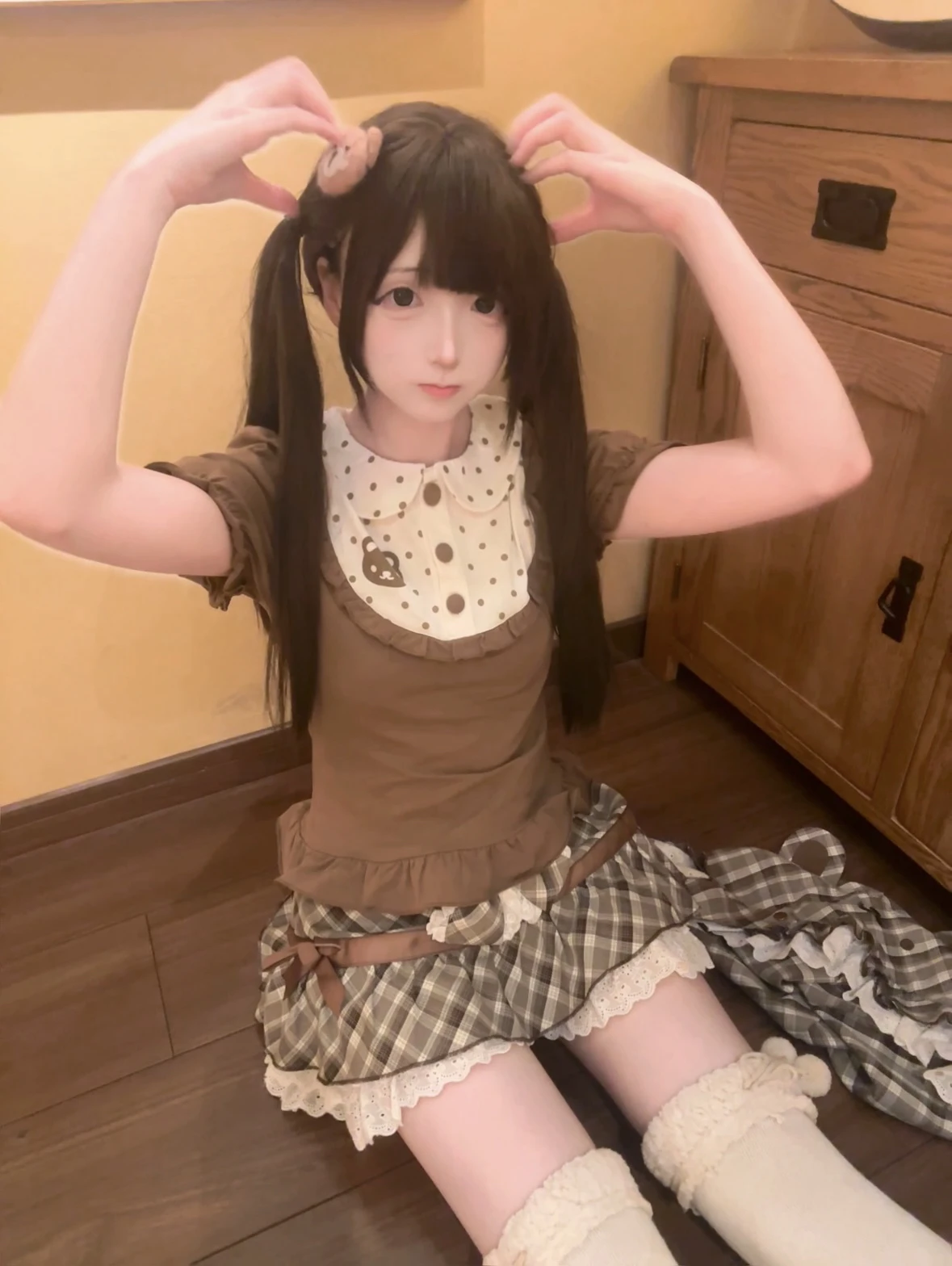 일본 귀여운 곰 자수 반팔 티셔츠 탑 부드러운 소녀 달콤한 귀여운 리본 짧은 체크 스트랩 드레스 세트 딸 옷