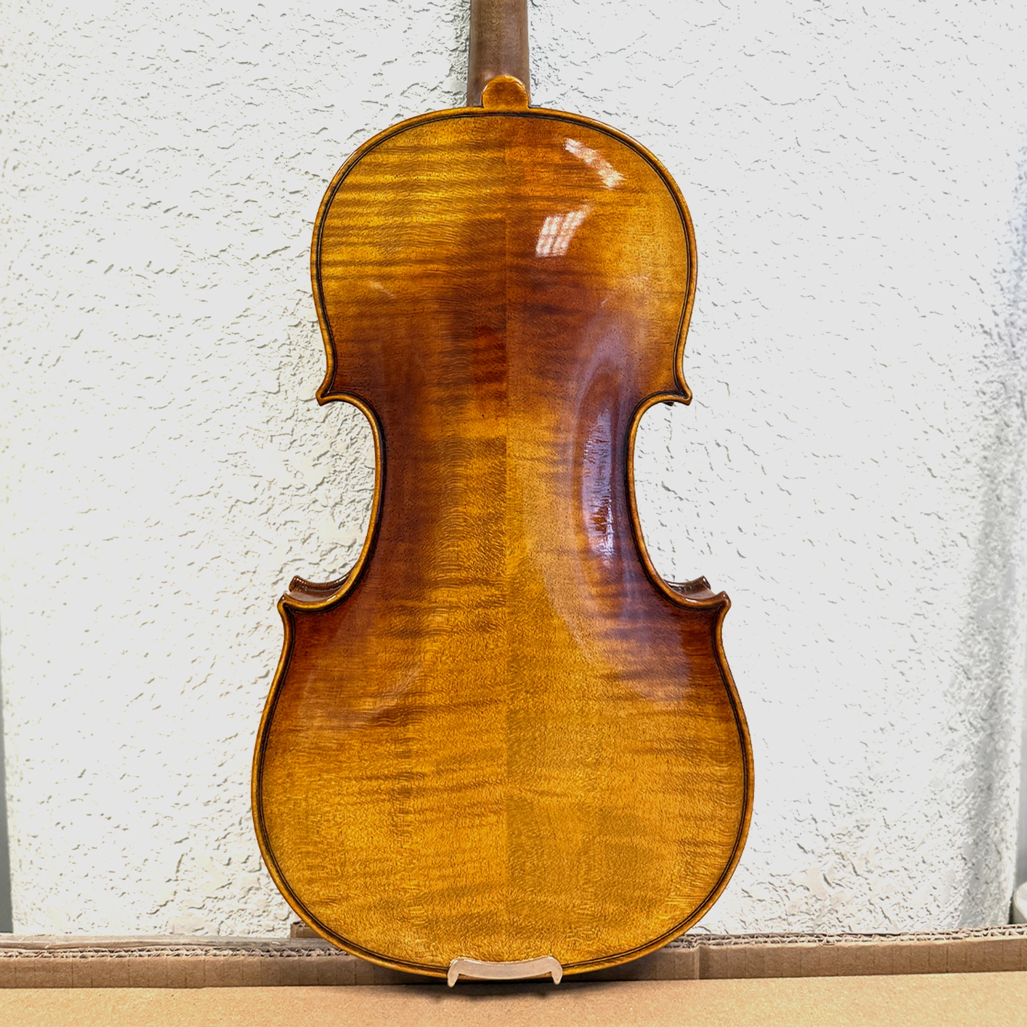Professional Handmade Violin 4/4, Flame Pattern, Selected European Spruce Wood, Handcrafted by a Luthier with 20 Years of Experience, Hand-Painted, Finished Product Naturally Air-Dried for over a Year