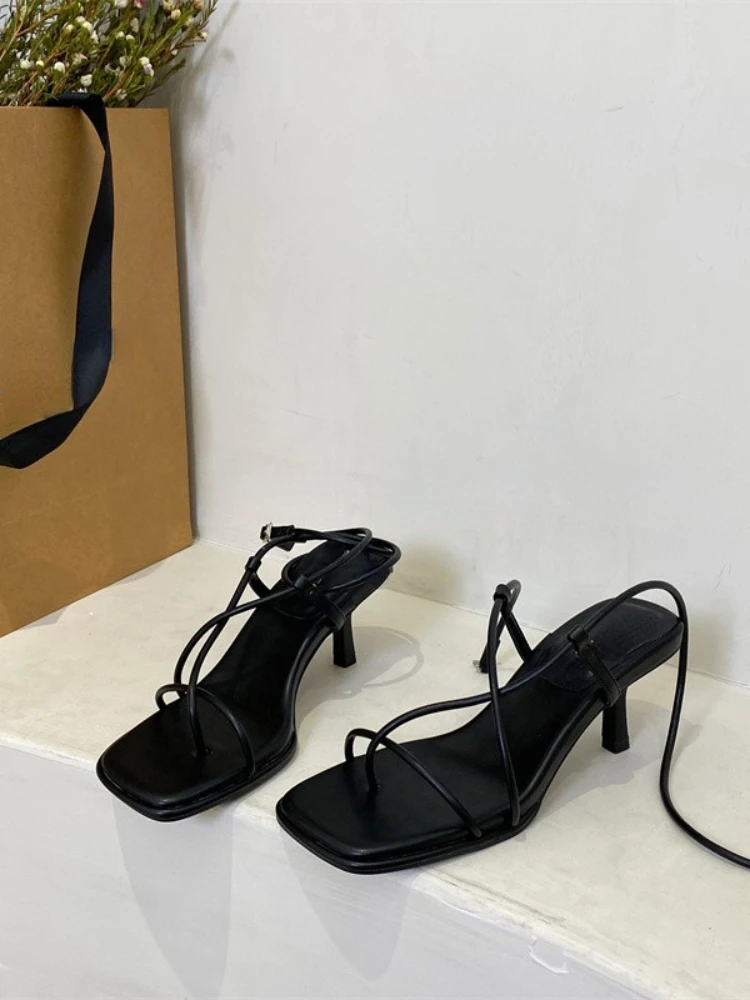 Cross Toe Hollow Out Shoes Office Lady Retro Thin Heels Sandals Casual 2022 Summer Beach Fashion Vintage Black Shoes Woman Korea