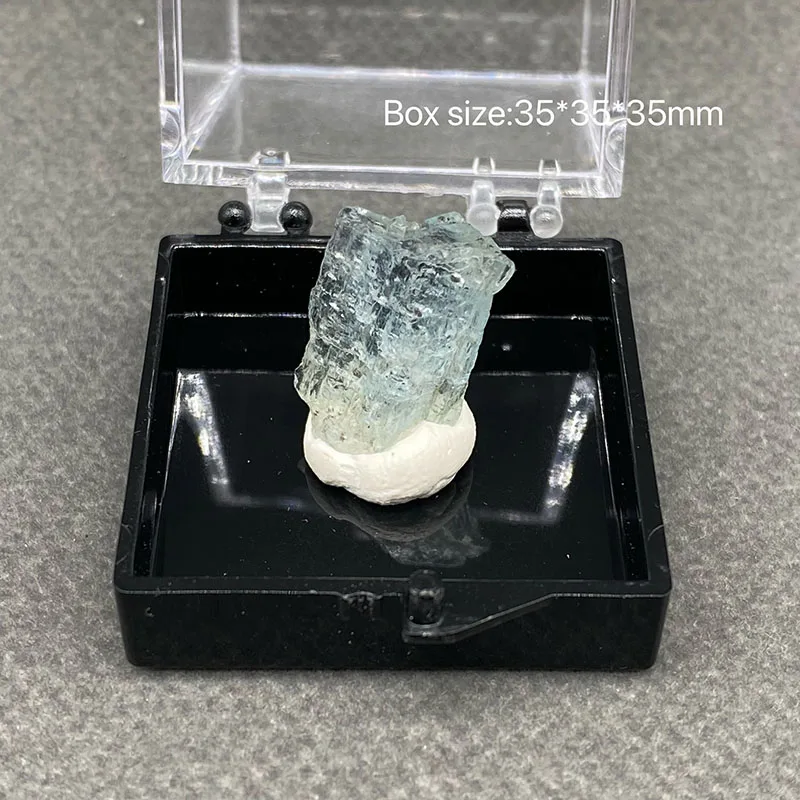 

100% Rare Natural Pakistan Aquamarine Mineral Specimens Stones and Crystals Healing Crystal +Box size：35*35*35 mm