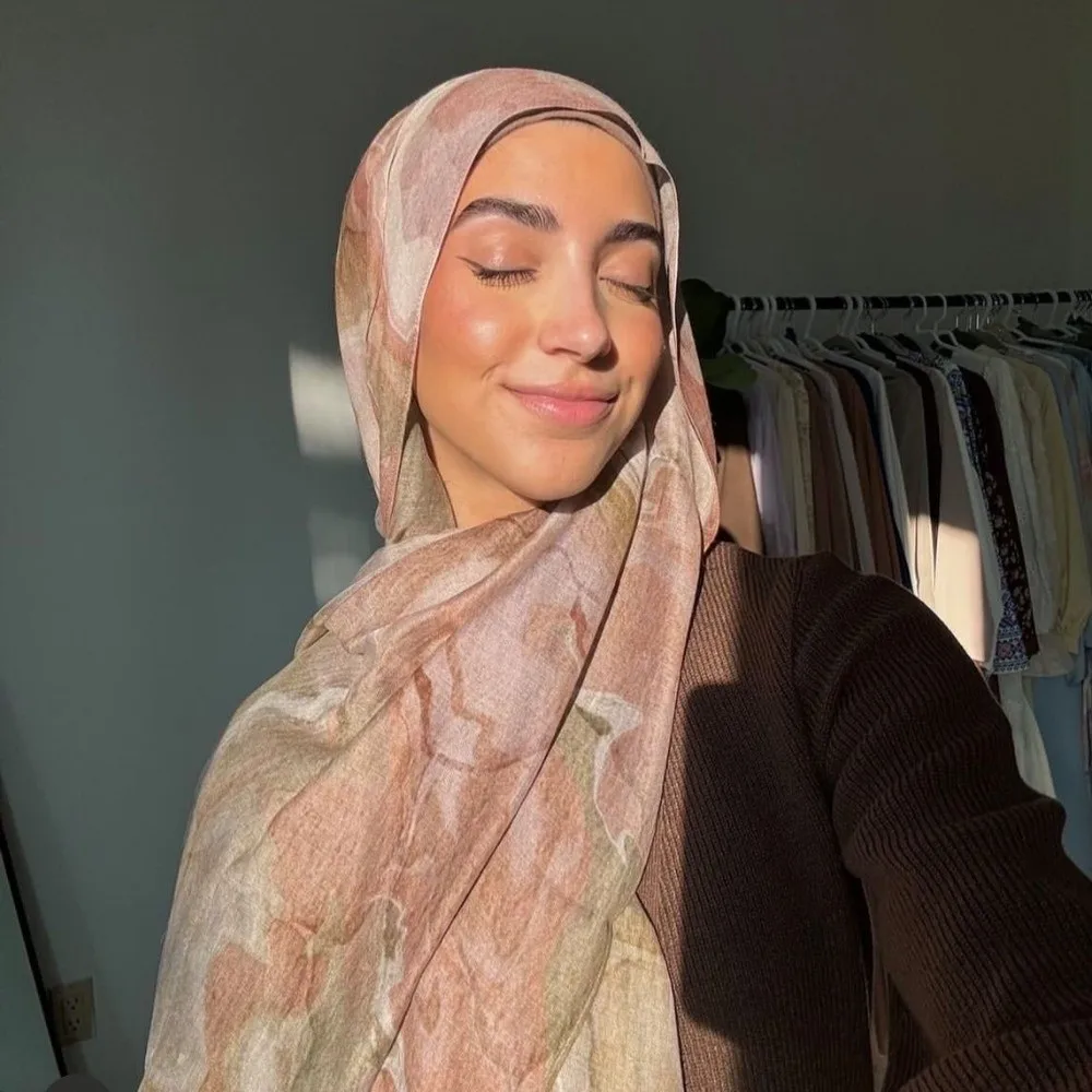 

Luxury Watercolour Woven Hijab Scarf Breathable Cotton Modal Print Islam Scarf Long Light Weight Women Sunscreen Shawl for Eid