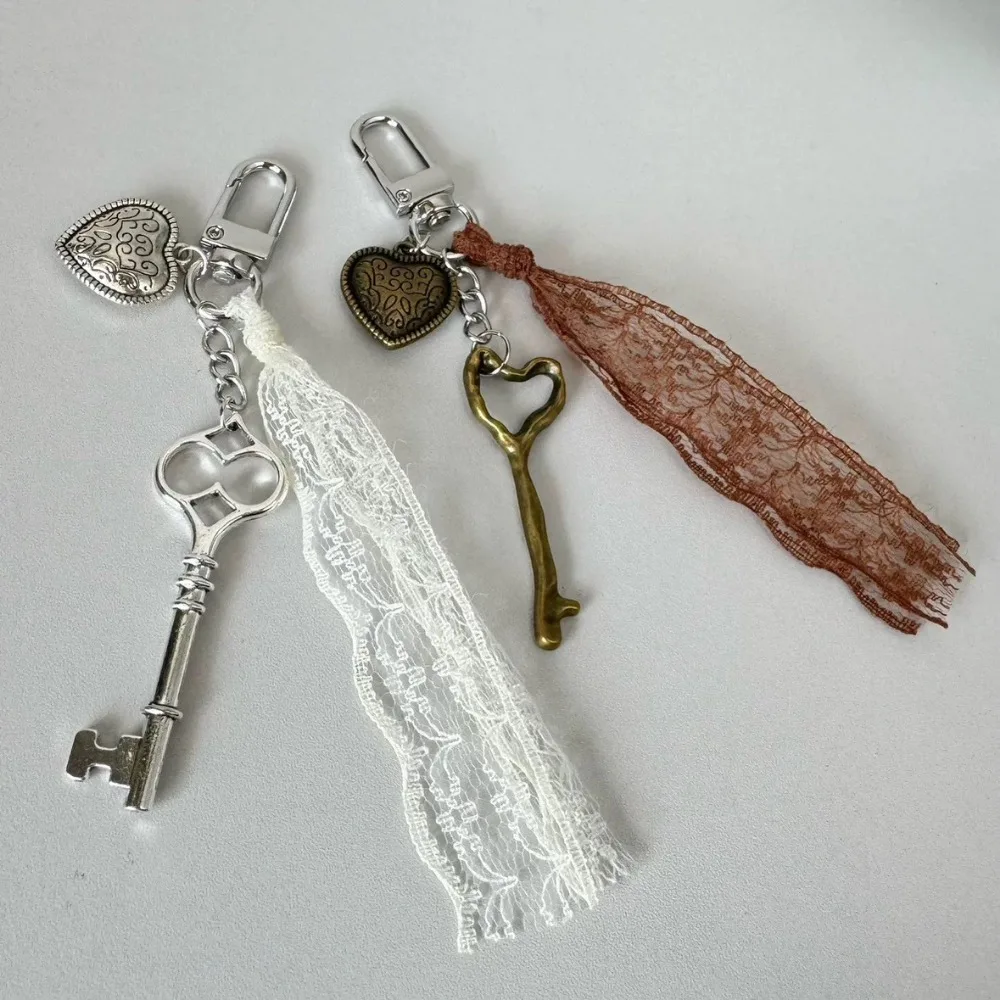 Ins Style Lace Heart-Shaped Pattern Key Cherry Key Chains Mirror Retro Y2k Cute Versatile Bag Hanging Decoration Keychain