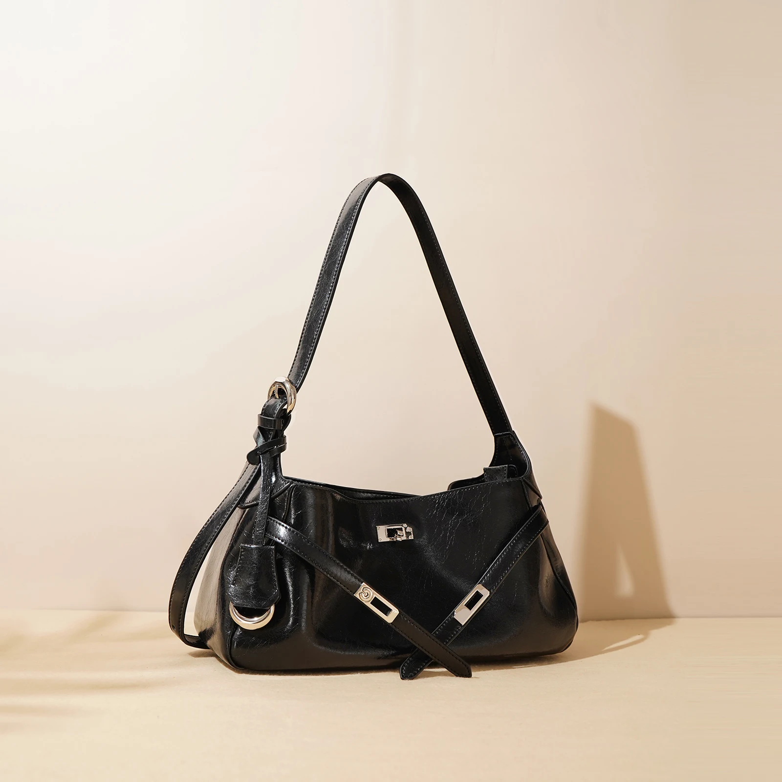 

2024 New Niche Design Cow Leather Women's Underarm Bag Versatile Single Shoulder Slant Crossbody Handbag Small Square Bag