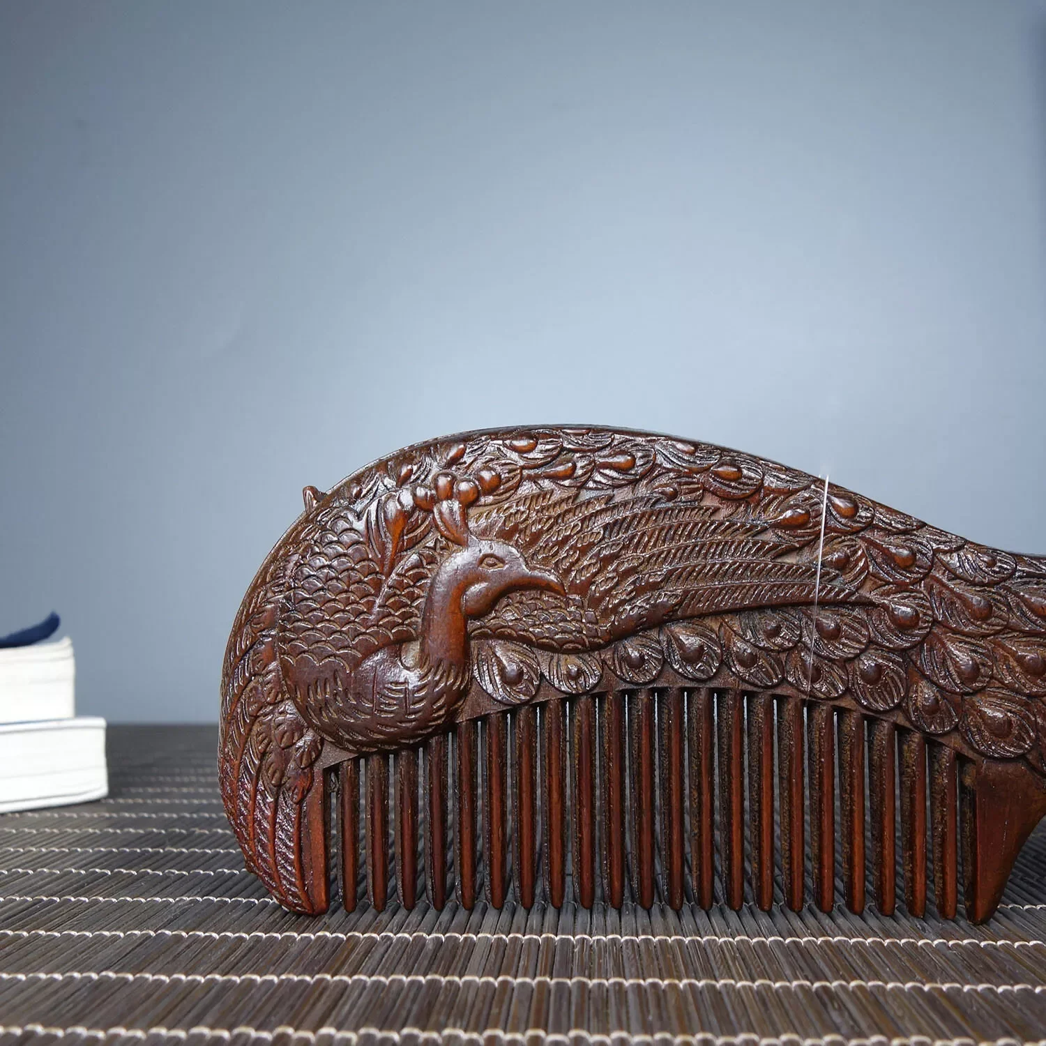 Chinese Antique Vintage Wood Carving Rosewood Comb Peacock Statue Wooden Art