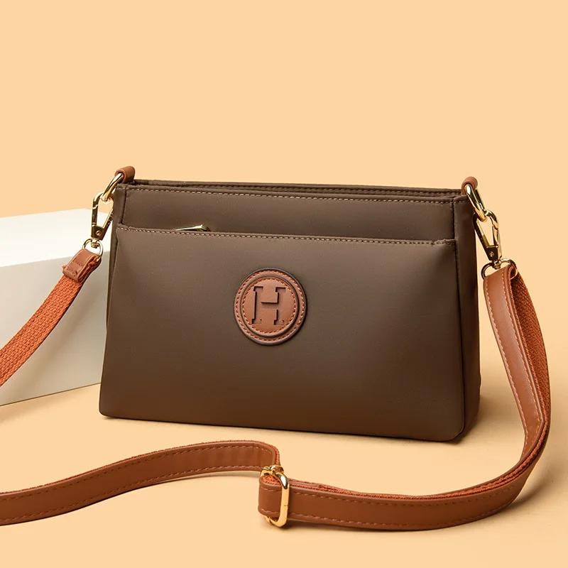 

Trendy Mini Crossbody Bag 2025 New for Women, Lightweight Vintage Shoulder Purse, Casual Versatile Bag for Daily Use & Travel