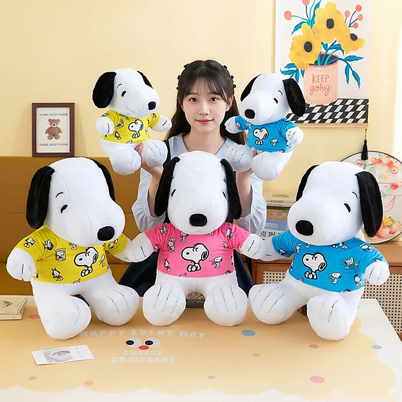 

Snoopy Kawaii Plush Doll, Peanuts Cartoon Dog Stuffed Toy with Printed T-shirt, Cute Sitting Snoopy Pillow Kids Birthday Gift