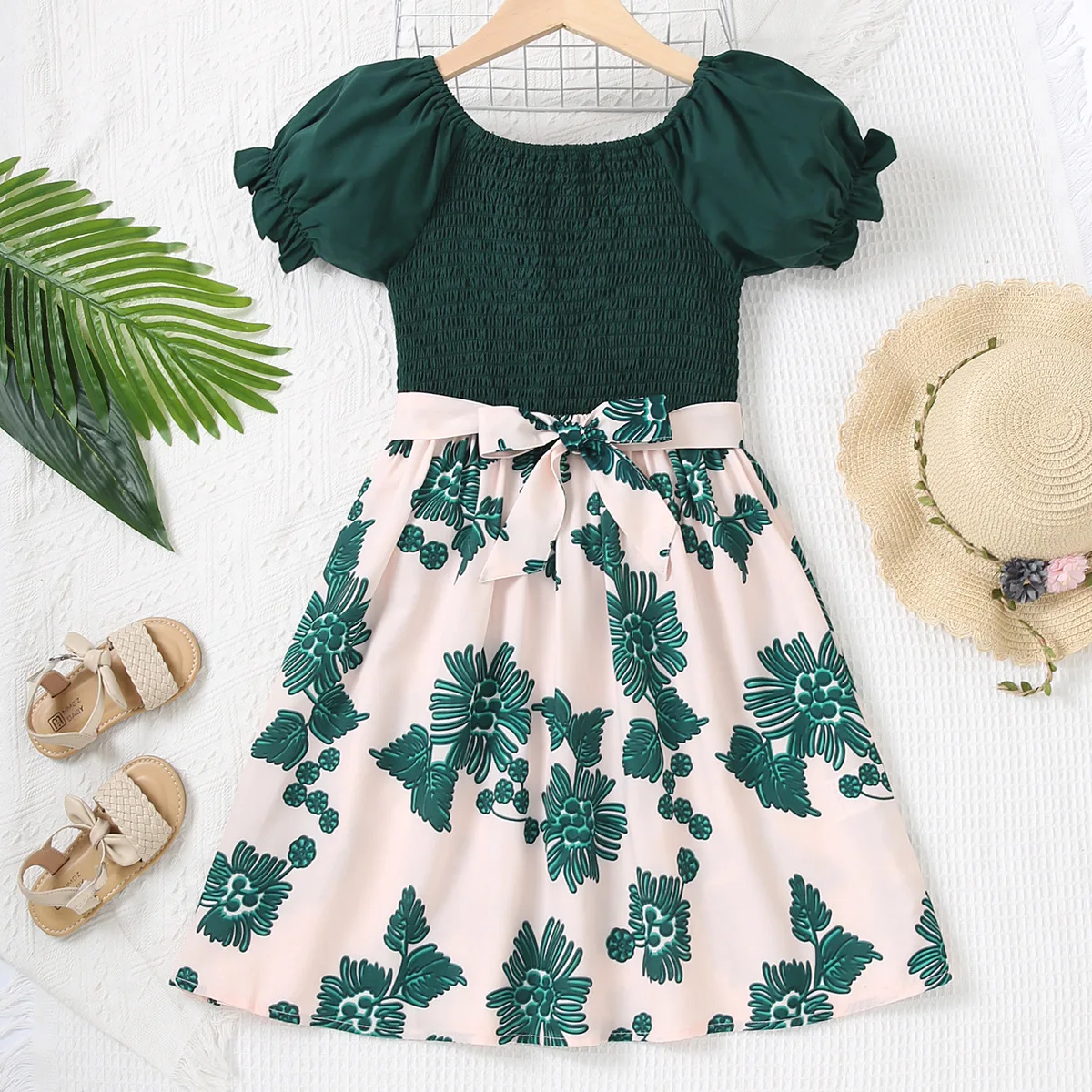 

2024 Summer New Arrival Girls Short Puff Sleeve Ruched Print Floral Green Dress Infantil Menina Cute Party Dress Custume 18M-7T