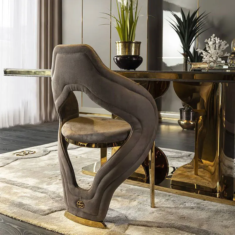 Leichter Luxus-Esszimmerstuhl. Moderner, minimalistischer Designer-High-End-Einzelstuhl. Villa-Modell-Sessel mit Rückenlehne