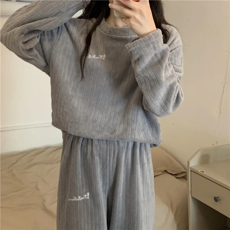 طقم بيجامات شتوية دافئة من المخمل المرجاني للنساء ملابس نوم سميكة منفوشة بدلة صالة ملابس منزلية مريحة وناعمة ملابس خارجية للطقس البارد #3