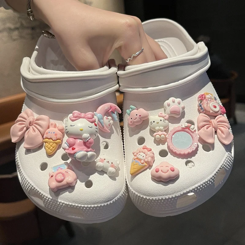 

Miniso Hello Kitty Series Shoe Decoration Charms For Clogs Diy 3D Removable Cartoon Accessories For Sandals Holiday Party Gifts