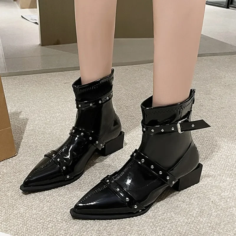 Trendy New Metal Rivet Decoration Punk Style Pointed Motorcycle Boots 2024 Fashion Belt Buckle Design Women Low Heel Ankle Boots